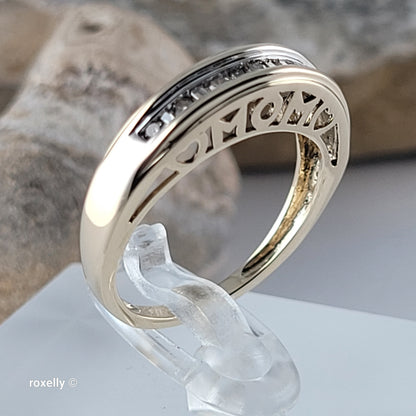 10K Yellow Gold Genuine Diamond "MOM" Band Ring Size 6.75 - Solid Gold