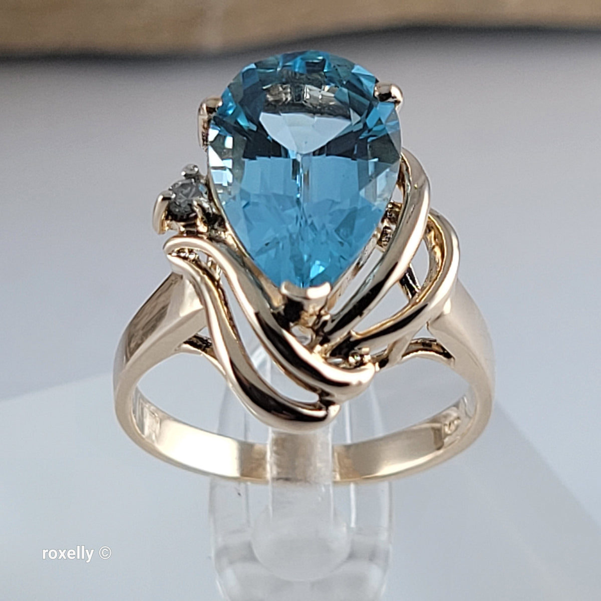 14K Yellow Gold Blue Topaz and Genuine Diamond Ring Size 6.5 - Solid Gold