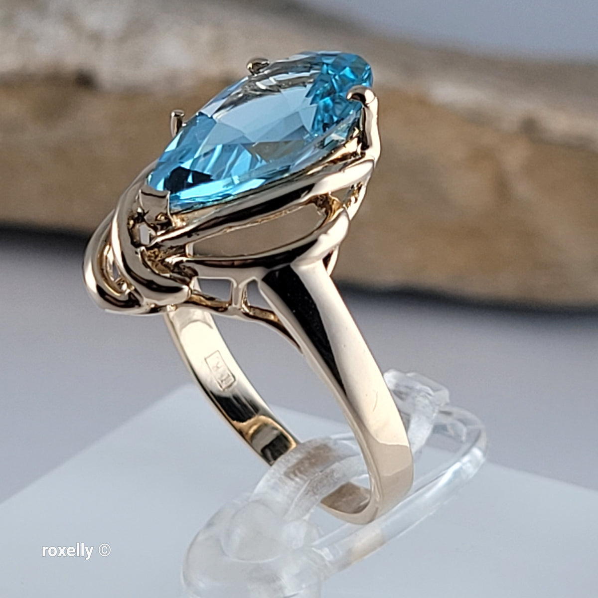 14K Yellow Gold Blue Topaz and Genuine Diamond Ring Size 6.5 - Solid Gold