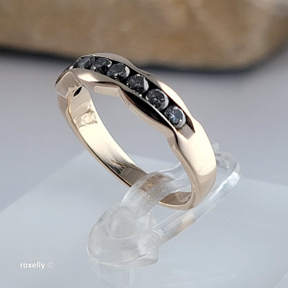 14K Yellow Gold Genuine Diamond Band Ring Size 6.5 - Solid Gold!