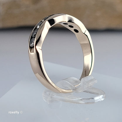 14K Yellow Gold Genuine Diamond Band Ring Size 6.5 - Solid Gold!