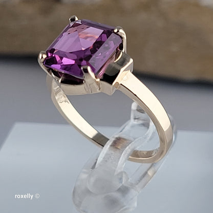 10K Yellow Gold Pink Sapphire Ring Size 4.75 - Solid Gold!