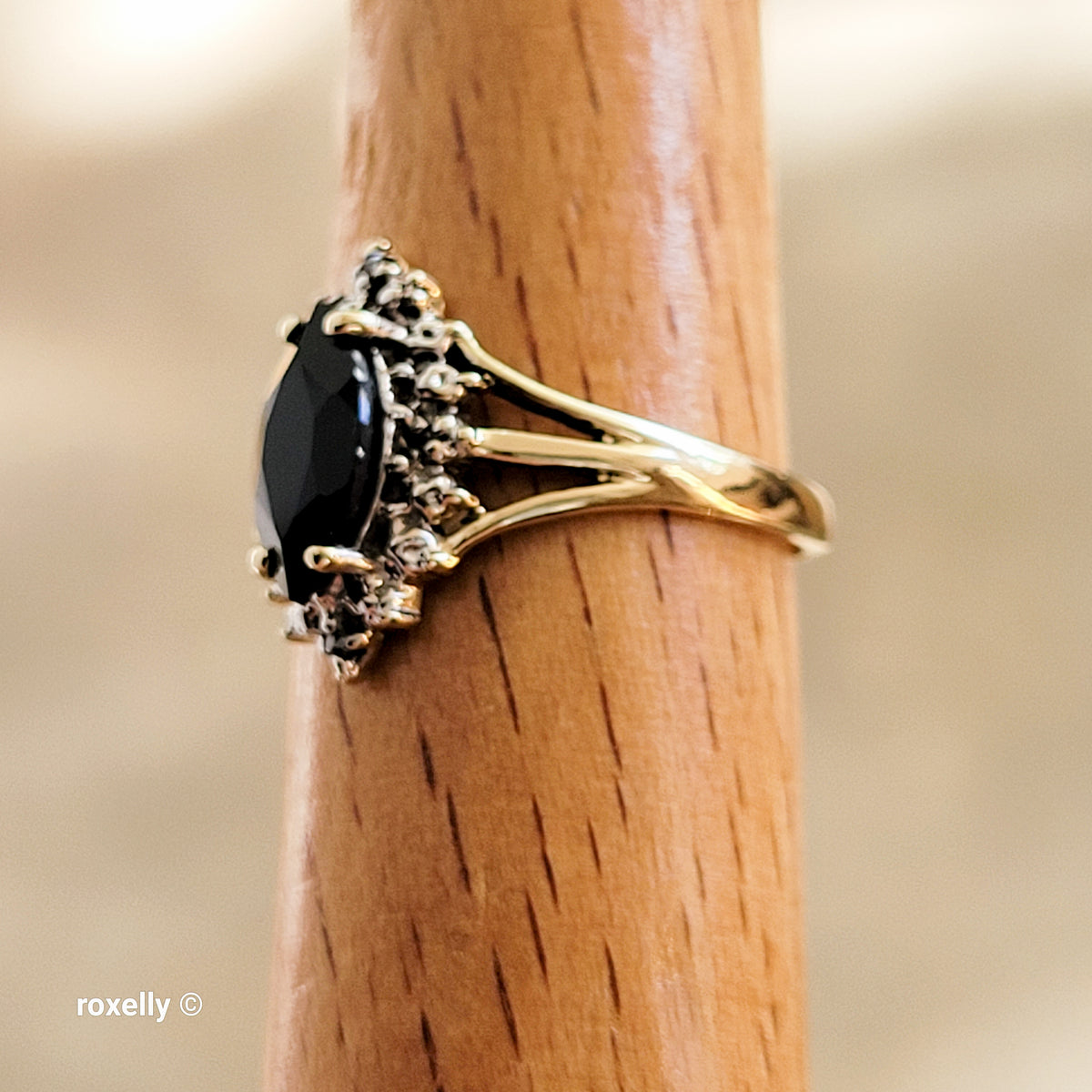 10K Yellow Gold Onyx and Genuine Diamond Ring Size 6 - Solid Gold