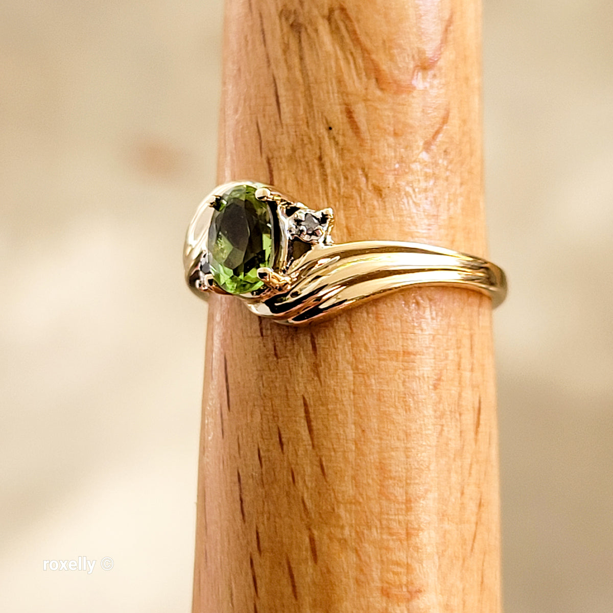 14K Yellow Gold Green Tourmaline and Genuine Diamond Ring Size 5.75 - Solid Gold