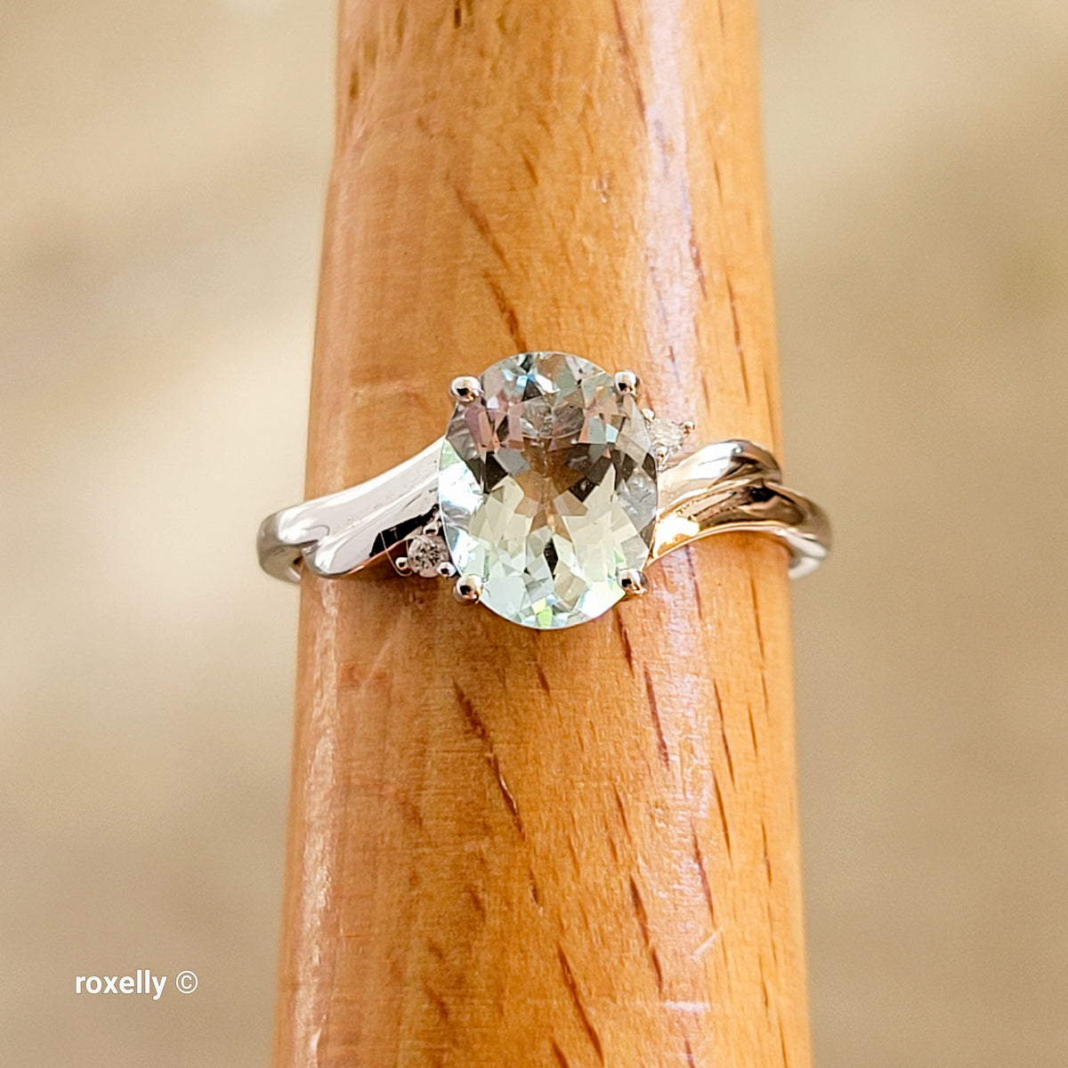 14K White Gold Aquamarine and Genuine Diamond Ring Size 7 - Solid Gold!