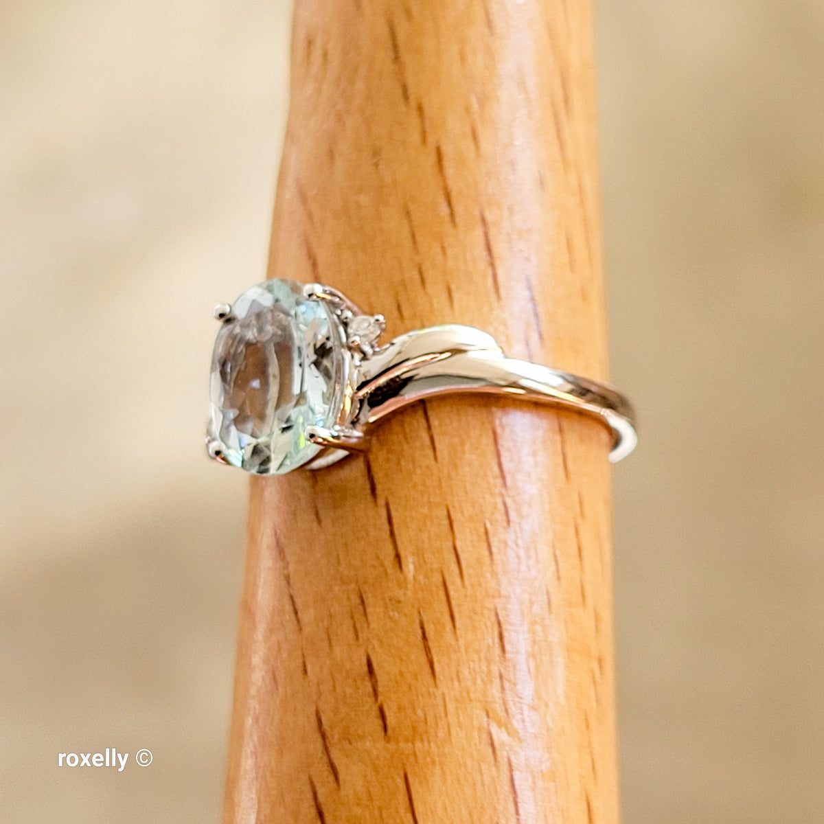 14K White Gold Aquamarine and Genuine Diamond Ring Size 7 - Solid Gold!