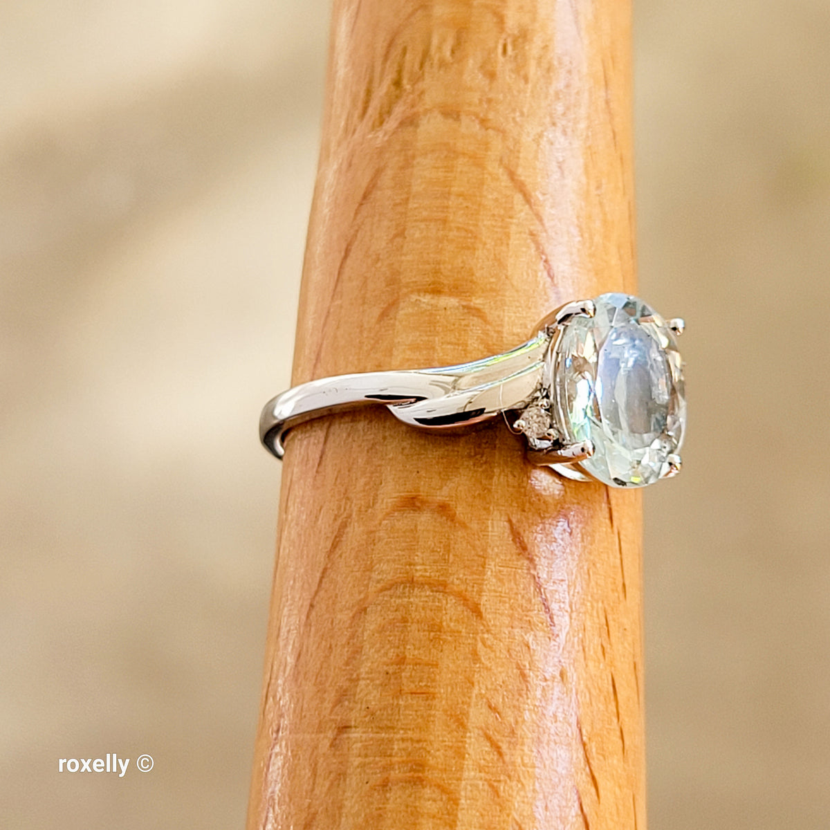 14K White Gold Aquamarine and Genuine Diamond Ring Size 7 - Solid Gold!