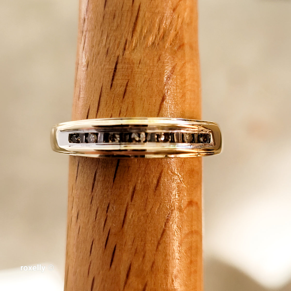 10K Yellow Gold Genuine Diamond "MOM" Band Ring Size 6.75 - Solid Gold