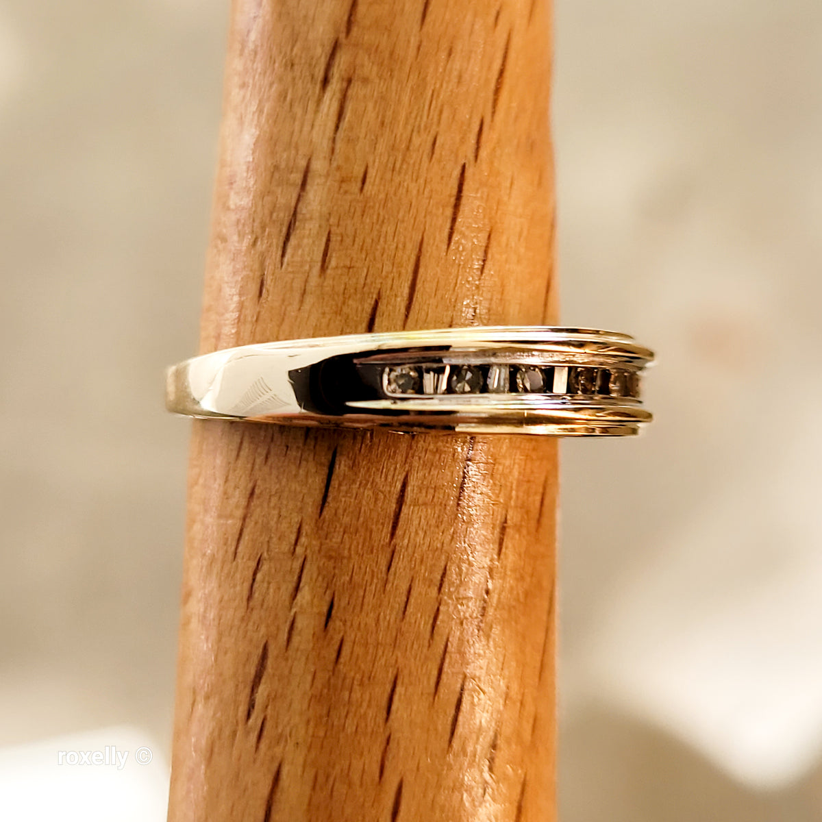10K Yellow Gold Genuine Diamond "MOM" Band Ring Size 6.75 - Solid Gold