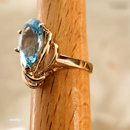 14K Yellow Gold Blue Topaz and Genuine Diamond Ring Size 6.5 - Solid Gold