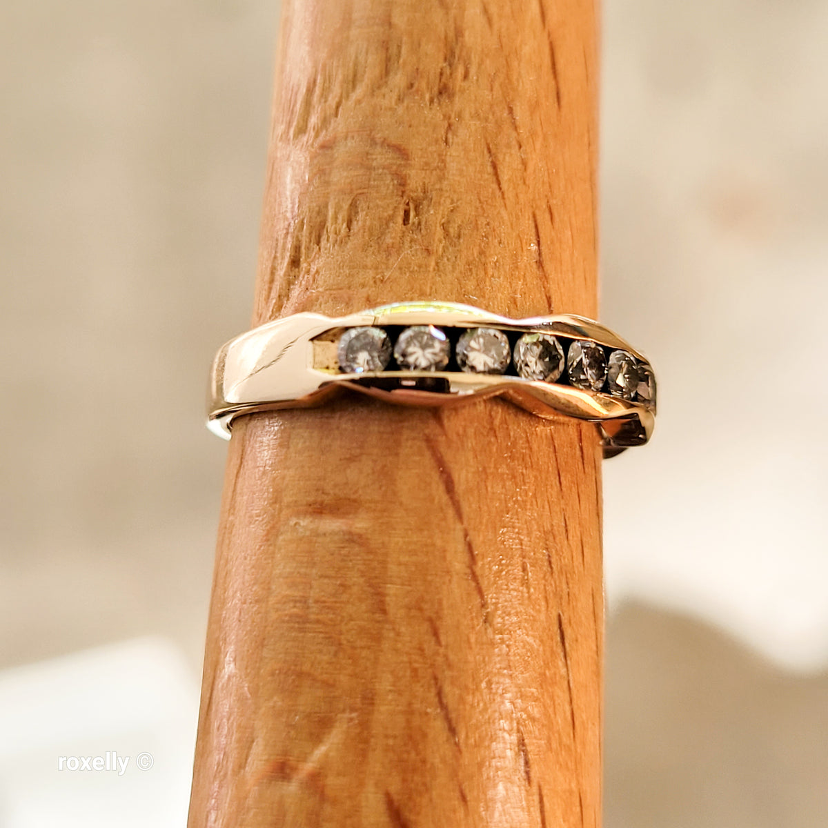 14K Yellow Gold Genuine Diamond Band Ring Size 6.5 - Solid Gold!