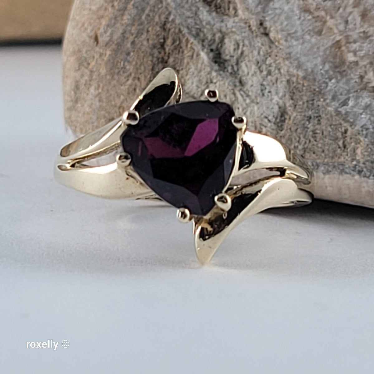 10K Yellow Gold Red Garnet Bypass Ring Size 5.5 - Solid Gold