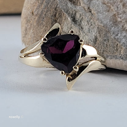 10K Yellow Gold Red Garnet Bypass Ring Size 5.5 - Solid Gold