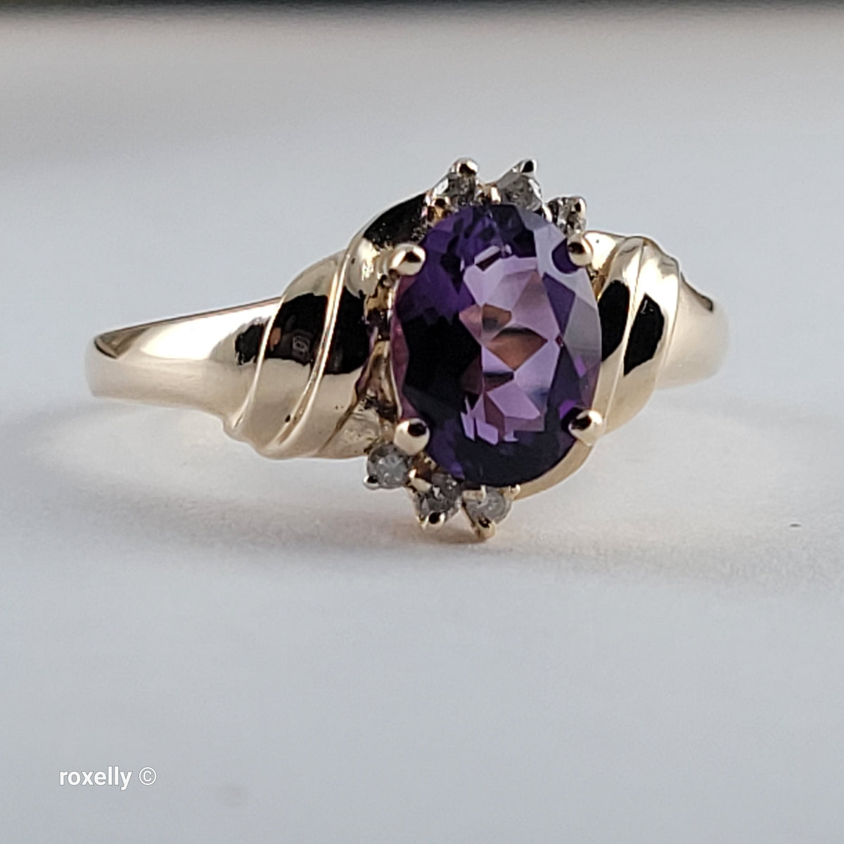 14K Yellow Gold Purple Amethyst and Genuine Diamond Ring Size 7.5 - Solid Gold