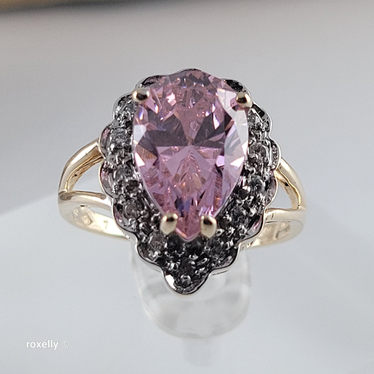 10K Yellow Gold Drop-Shaped Pink Ice Ring Size 6.25 - Solid Gold