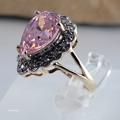 10K Yellow Gold Drop-Shaped Pink Ice Ring Size 6.25 - Solid Gold