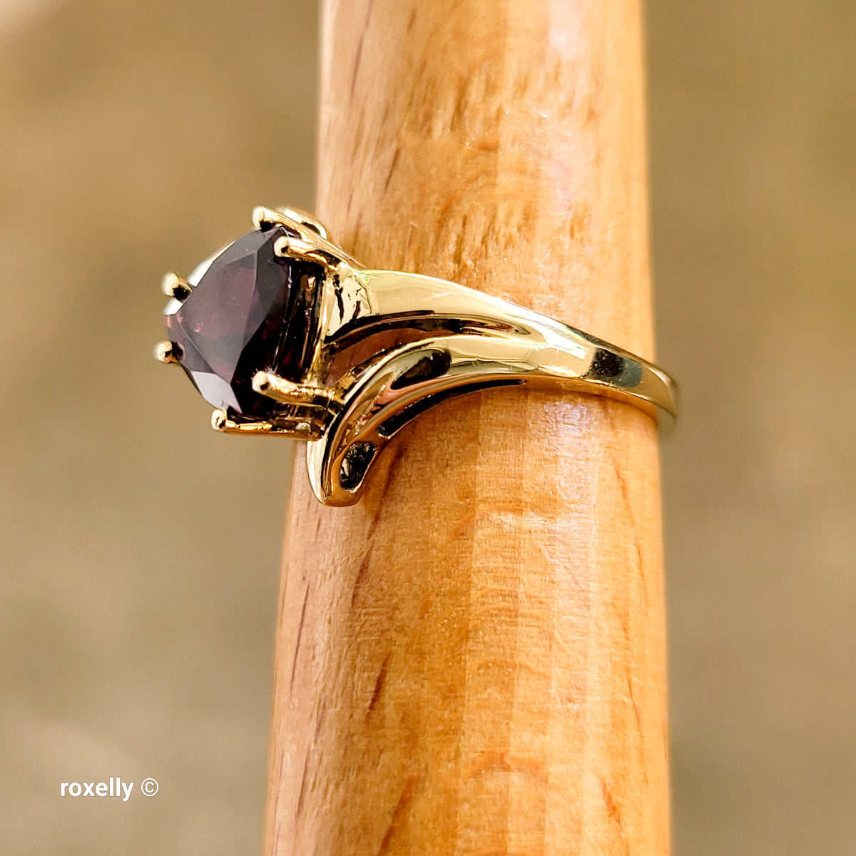 10K Yellow Gold Red Garnet Bypass Ring Size 5.5 - Solid Gold