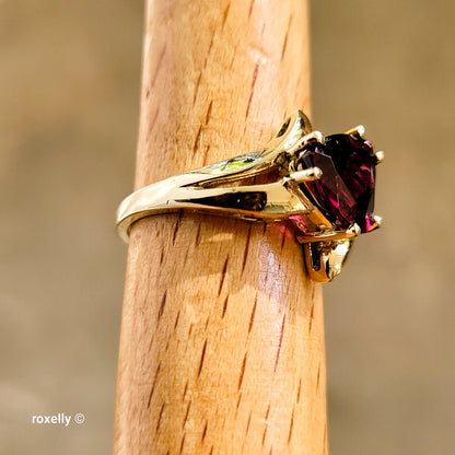10K Yellow Gold Red Garnet Bypass Ring Size 5.5 - Solid Gold