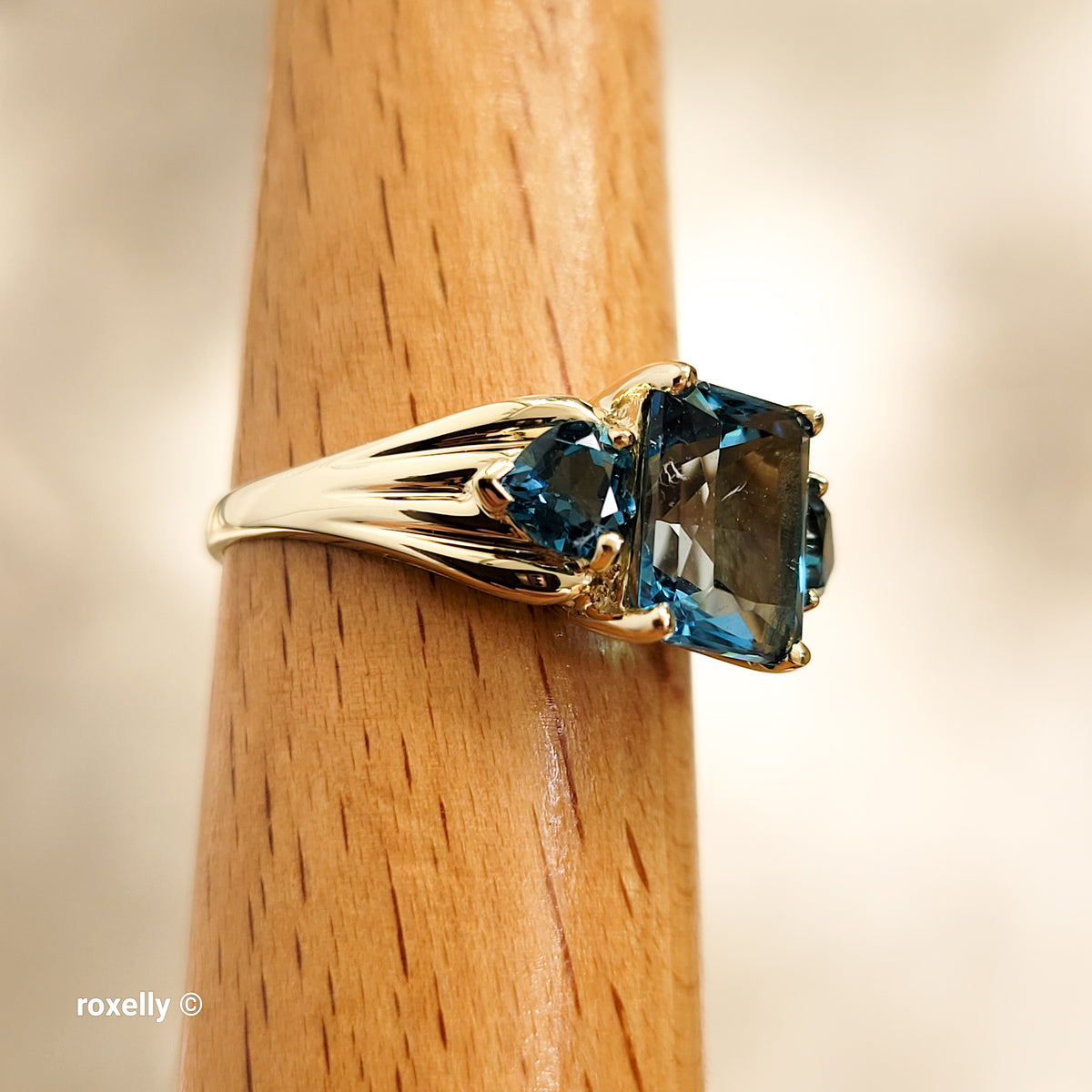 14K Yellow Gold Blue Topaz Cocktail Ring Size 10 - Solid Gold