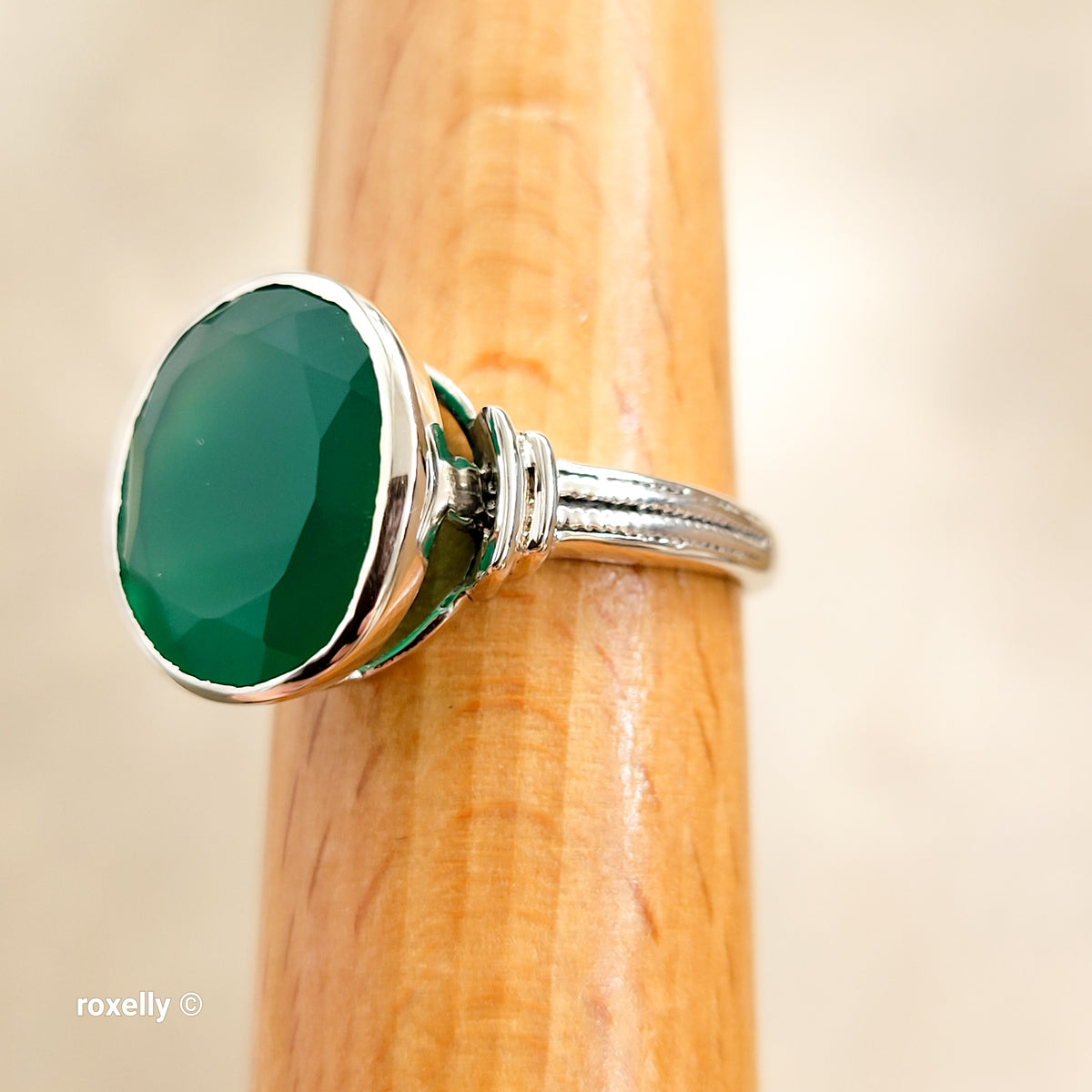 925 Sterling Silver Green Onyx Ring Size 7.75