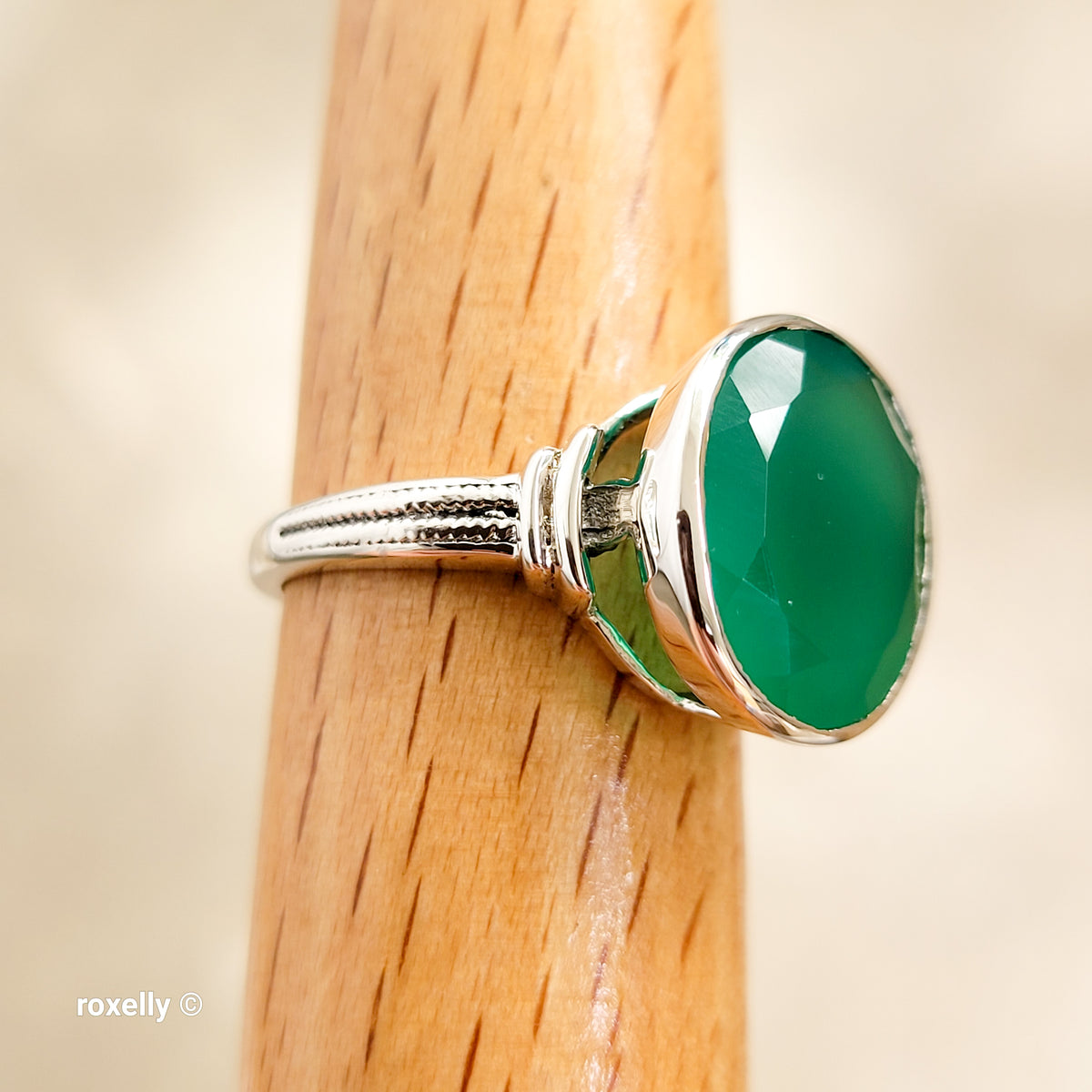 925 Sterling Silver Green Onyx Ring Size 7.75