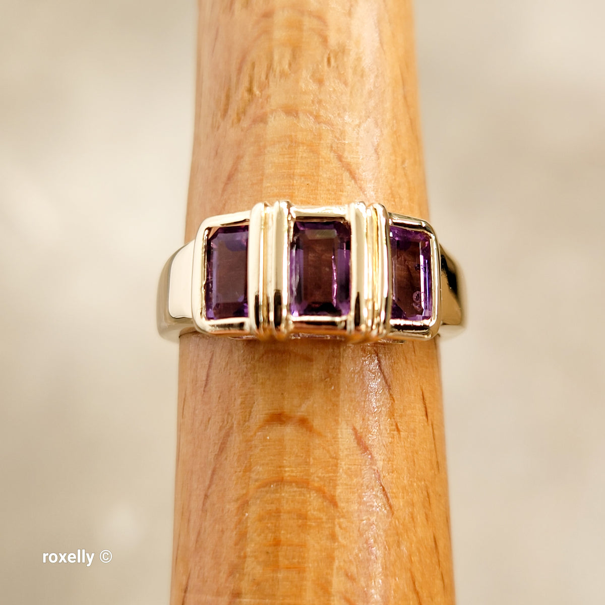14K Yellow Gold Purple Amethyst Gemstones Ring Size 6.5 - Solid Gold