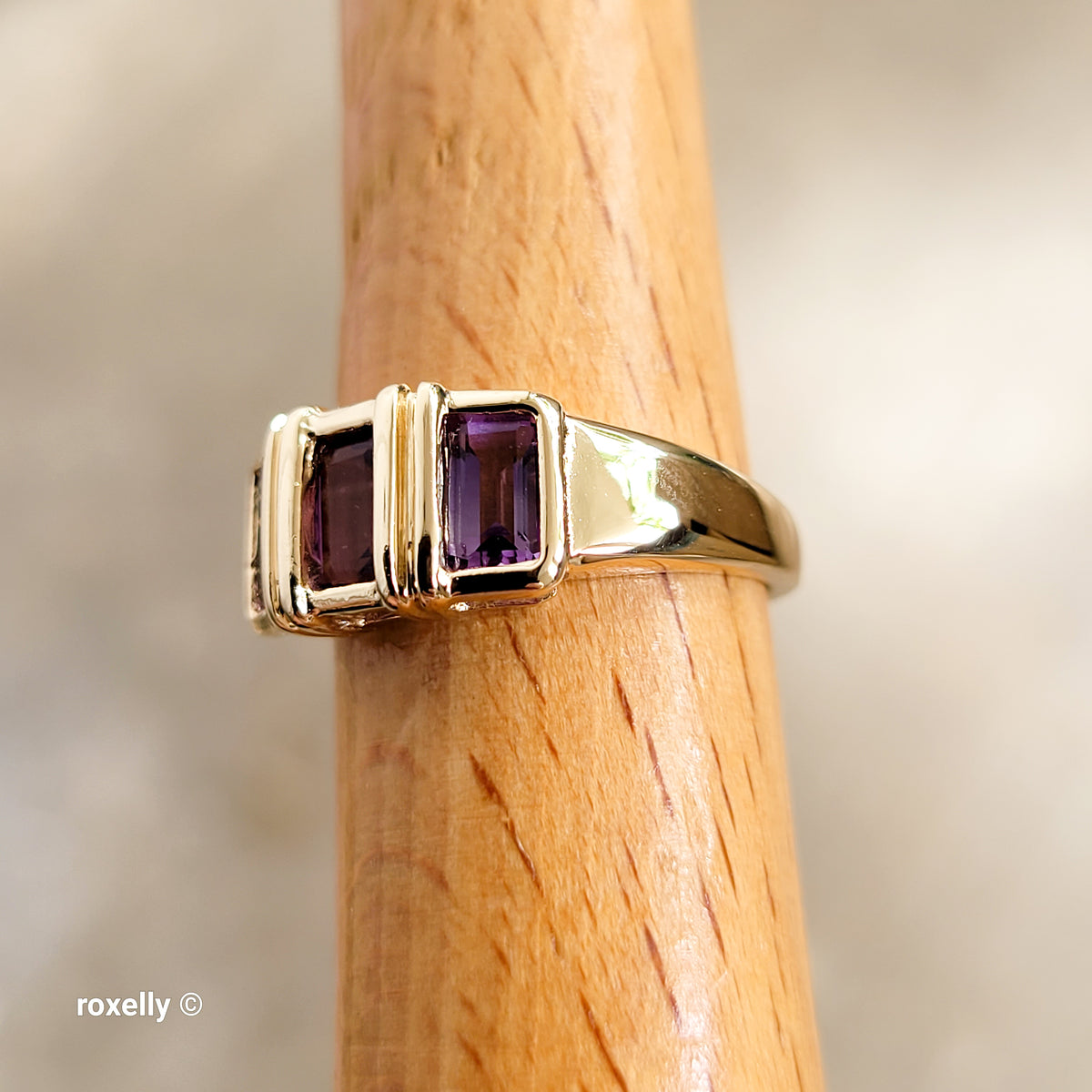 14K Yellow Gold Purple Amethyst Gemstones Ring Size 6.5 - Solid Gold