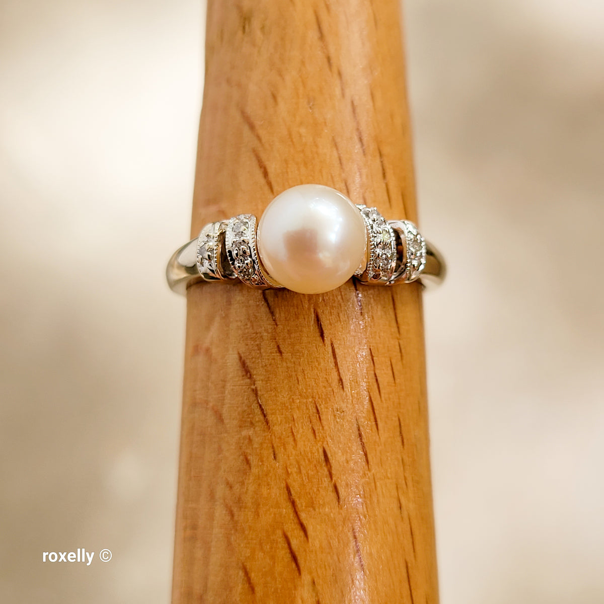 14K White Gold Fresh-water Pearl & Diamonds Ring Size 7 - Solid Gold