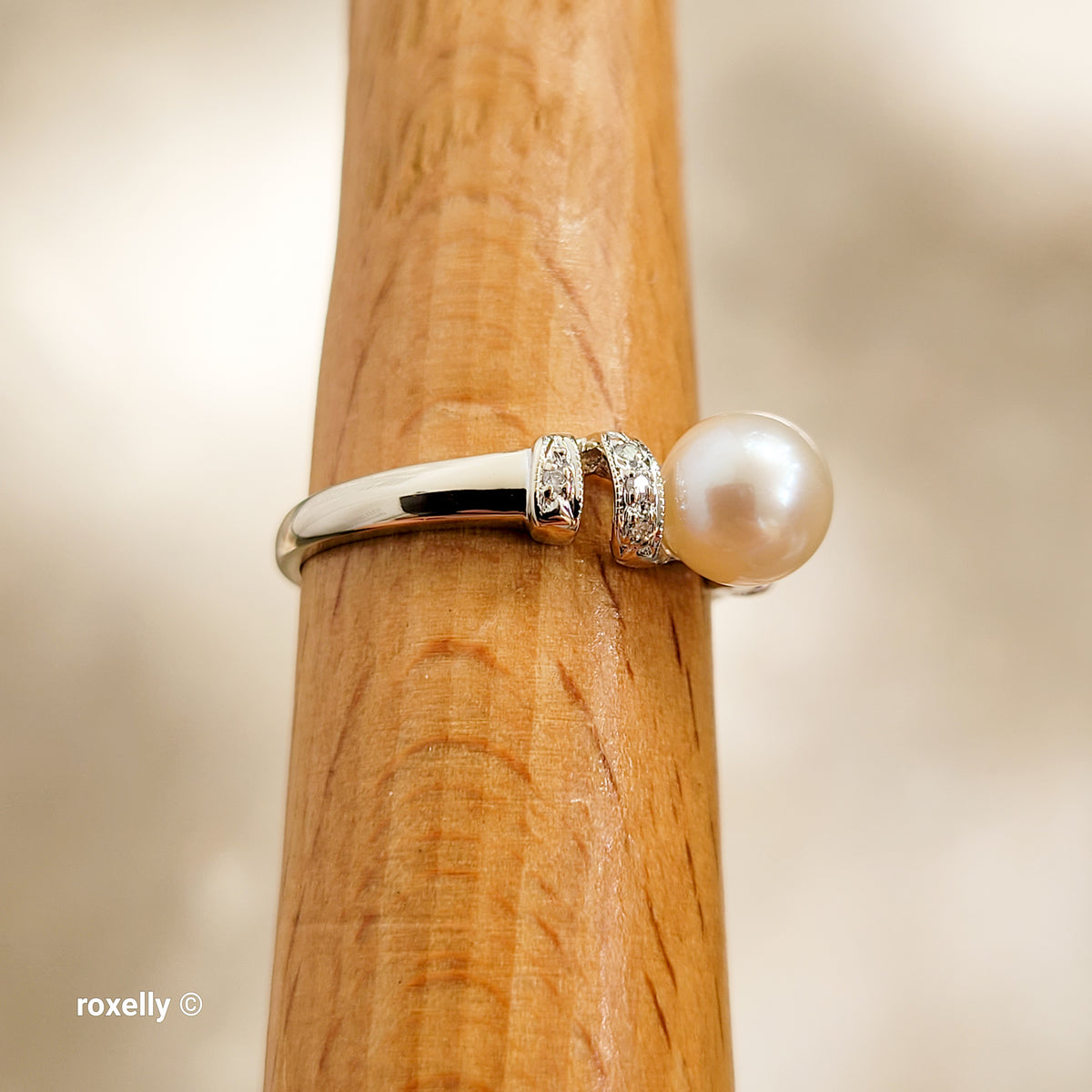 14K White Gold Fresh-water Pearl & Diamonds Ring Size 7 - Solid Gold