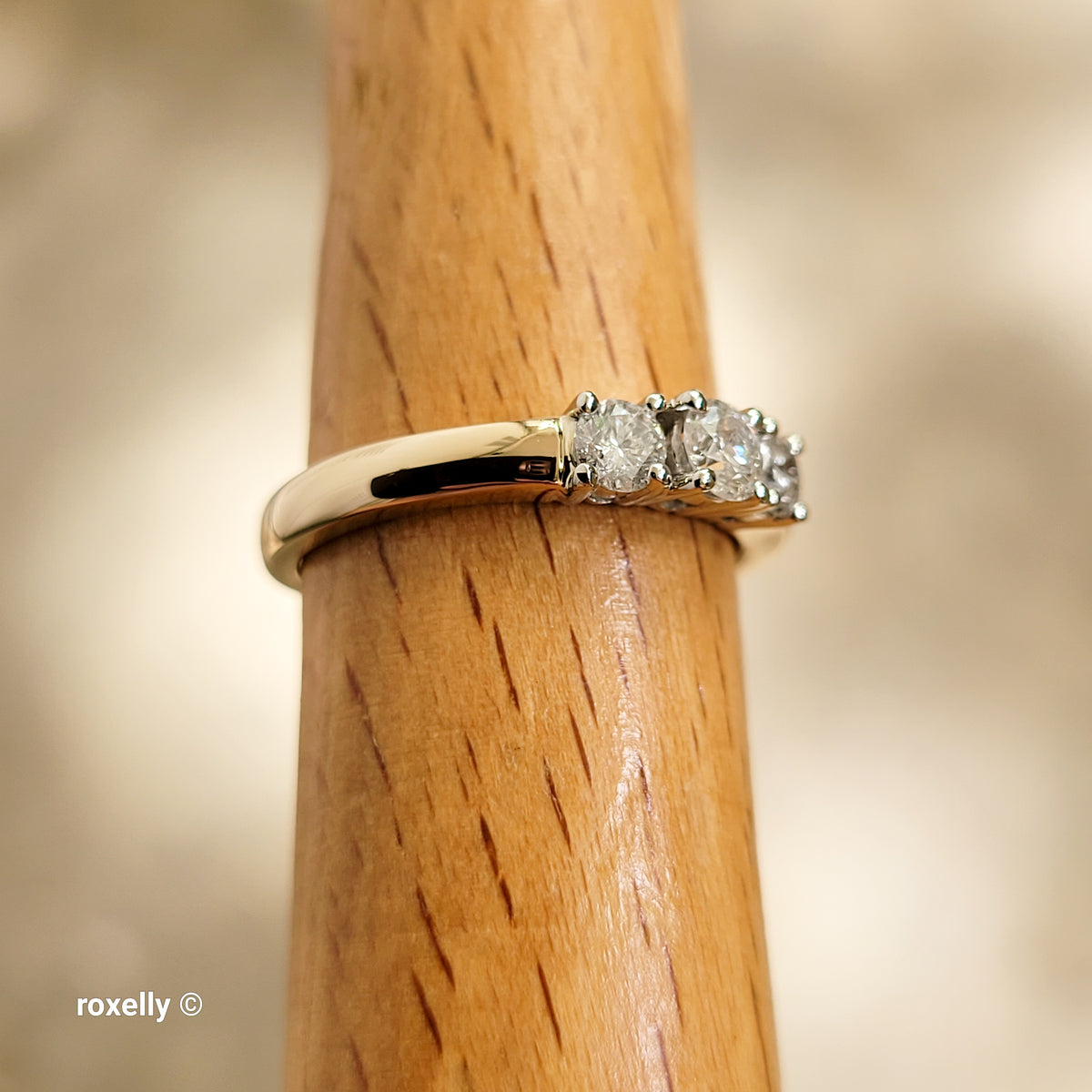 14K Yellow Gold Genuine Diamonds Band Ring Size 7 - Solid Gold