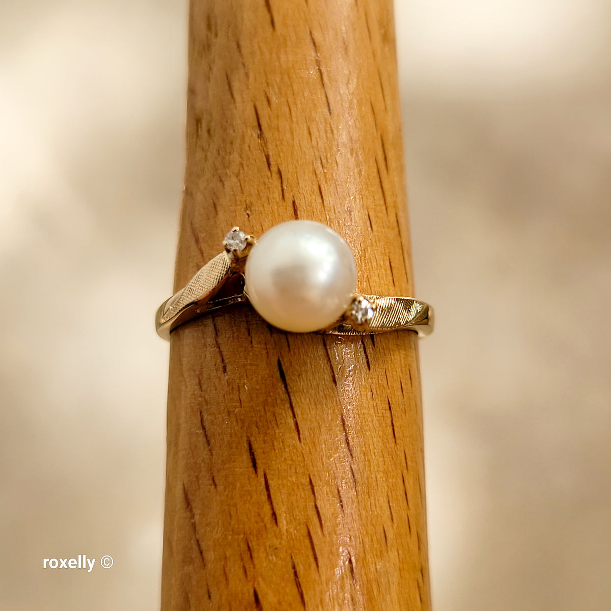 14K Yellow Gold Fresh-water Pearl and Genuine Diamond Ring Size 6 - Solid Gold