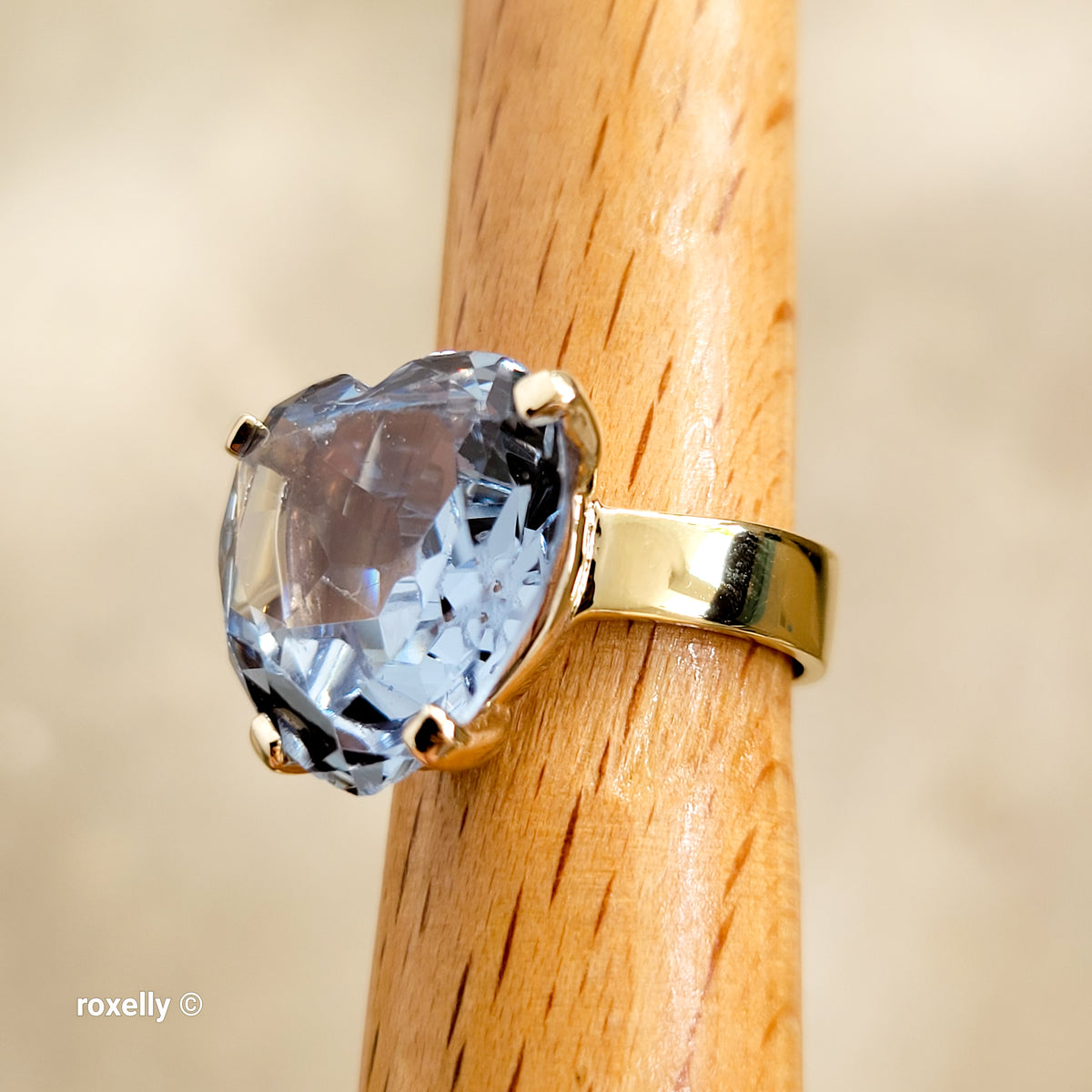 18K Yellow Gold Heart-Shaped Blue Topaz Ring Size 5.75 - Solid Gold