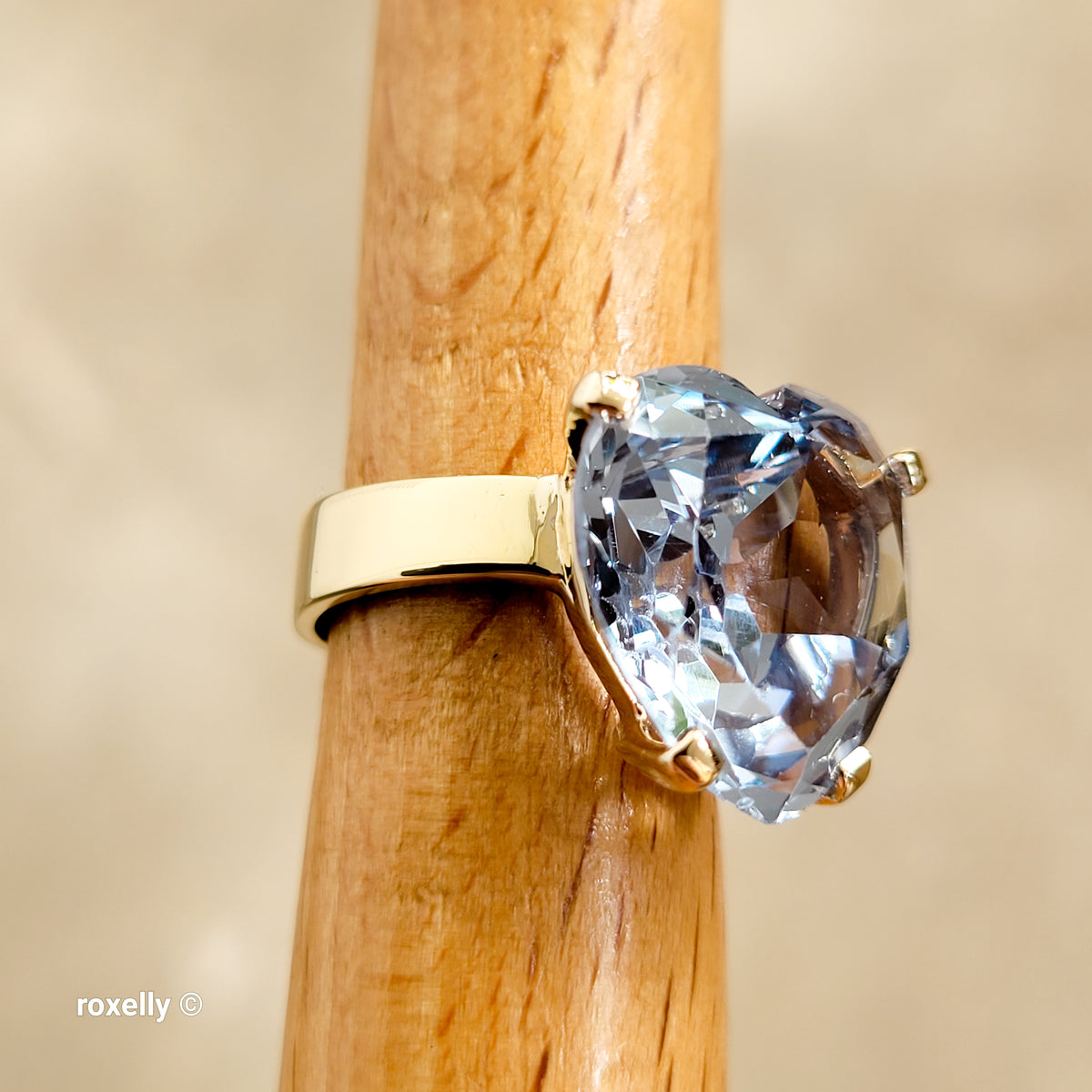 18K Yellow Gold Heart-Shaped Blue Topaz Ring Size 5.75 - Solid Gold