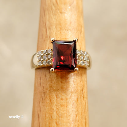 14K Yellow Gold Garnet and Genuine Diamonds Ring Size 7 - Solid Gold