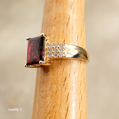 14K Yellow Gold Garnet and Genuine Diamonds Ring Size 7 - Solid Gold
