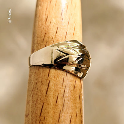 14K Yellow Gold Dome Design Ring Size 7.75 - Solid Gold
