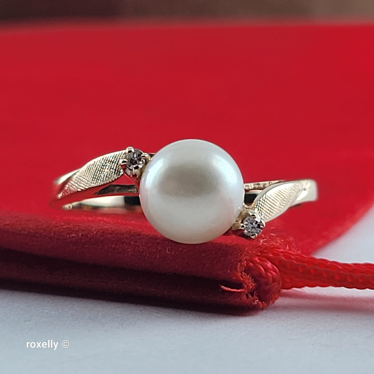 14K Yellow Gold Fresh-water Pearl and Genuine Diamond Ring Size 6 - Solid Gold
