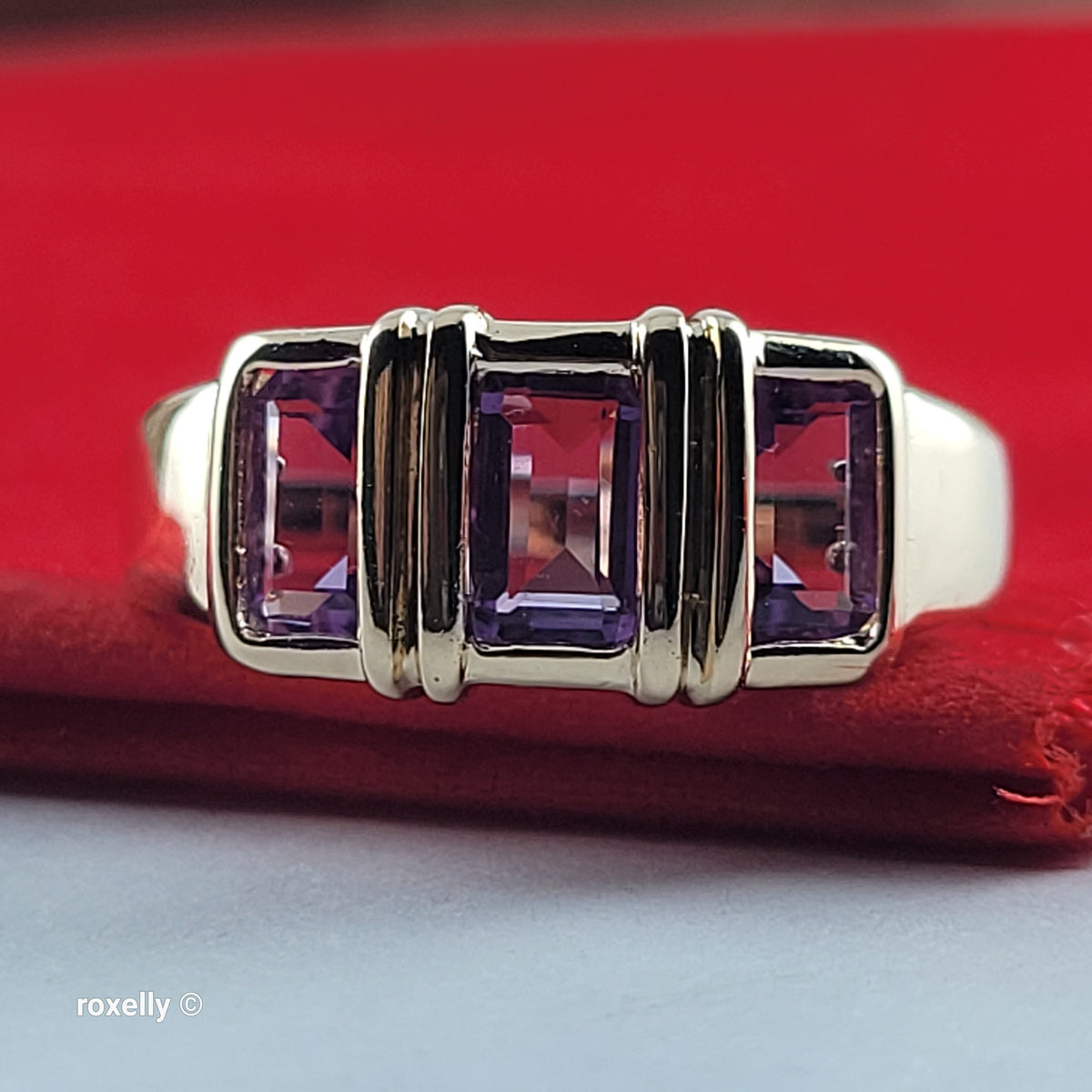 14K Yellow Gold Purple Amethyst Gemstones Ring Size 6.5 - Solid Gold