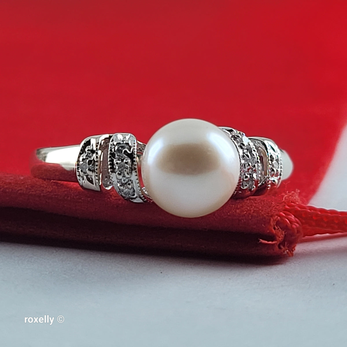 14K White Gold Fresh-water Pearl & Diamonds Ring Size 7 - Solid Gold