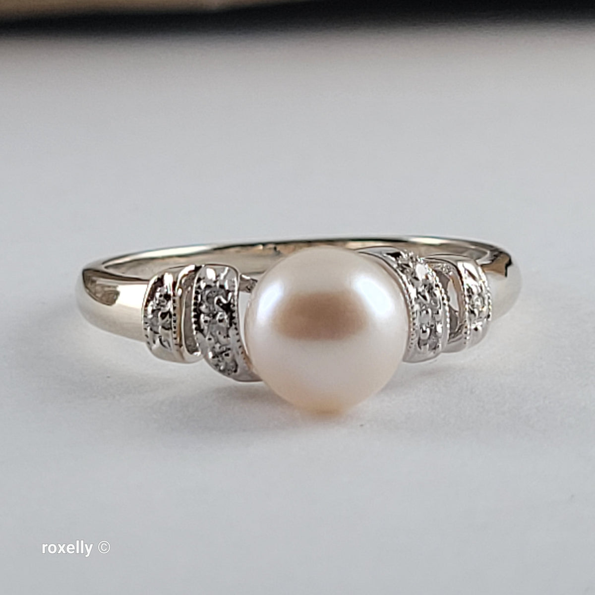 14K White Gold Fresh-water Pearl & Diamonds Ring Size 7 - Solid Gold
