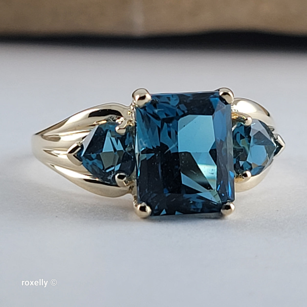 14K Yellow Gold Blue Topaz Cocktail Ring Size 10 - Solid Gold
