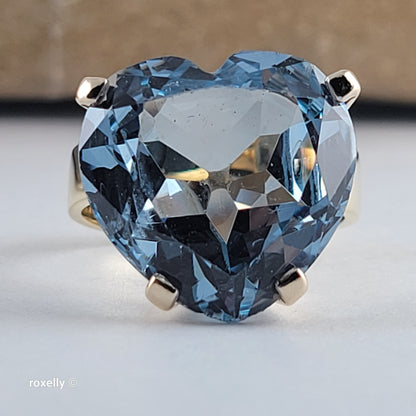 18K Yellow Gold Heart-Shaped Blue Topaz Ring Size 5.75 - Solid Gold