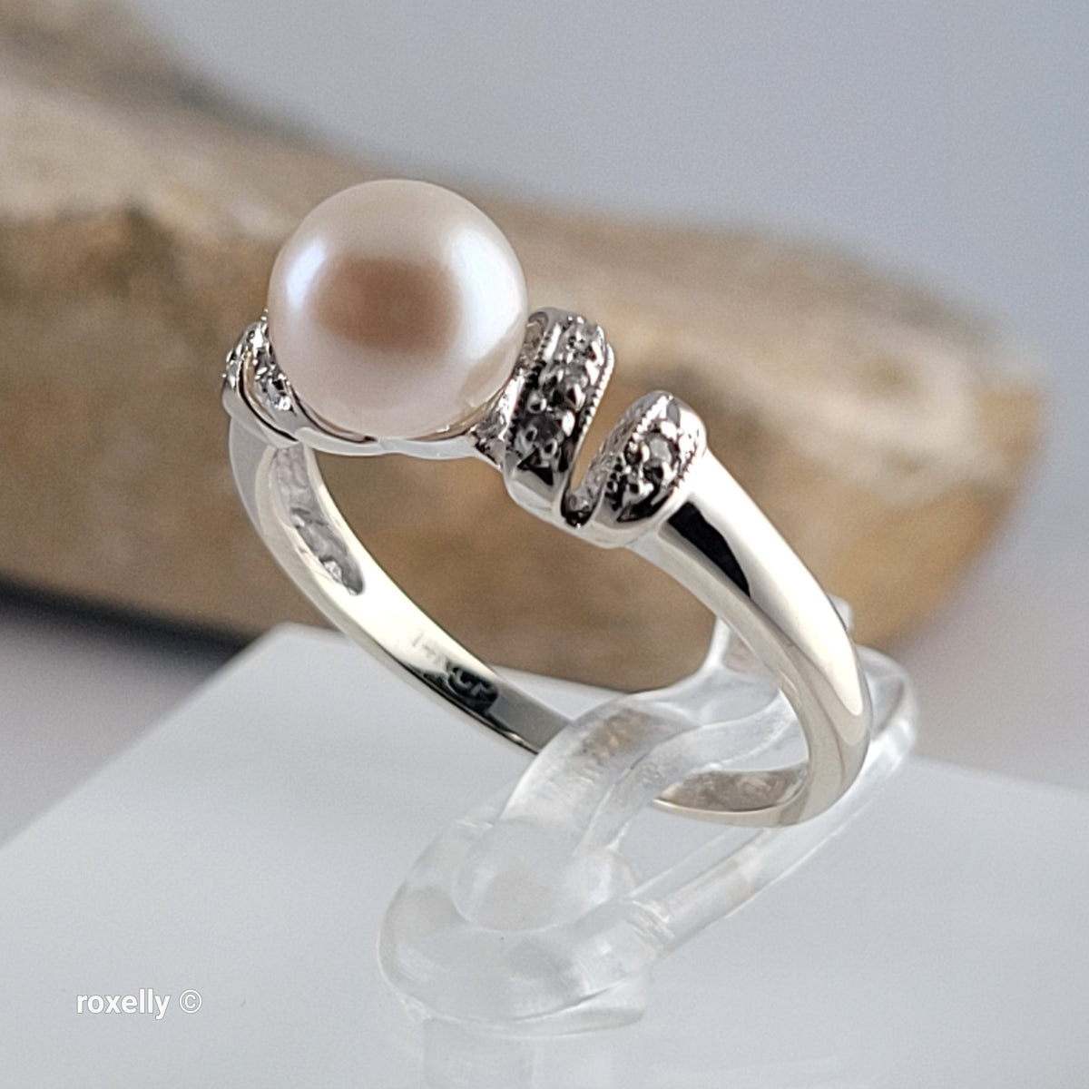 14K White Gold Fresh-water Pearl & Diamonds Ring Size 7 - Solid Gold