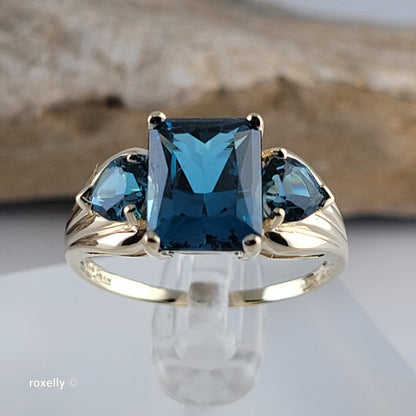 14K Yellow Gold Blue Topaz Cocktail Ring Size 10 - Solid Gold