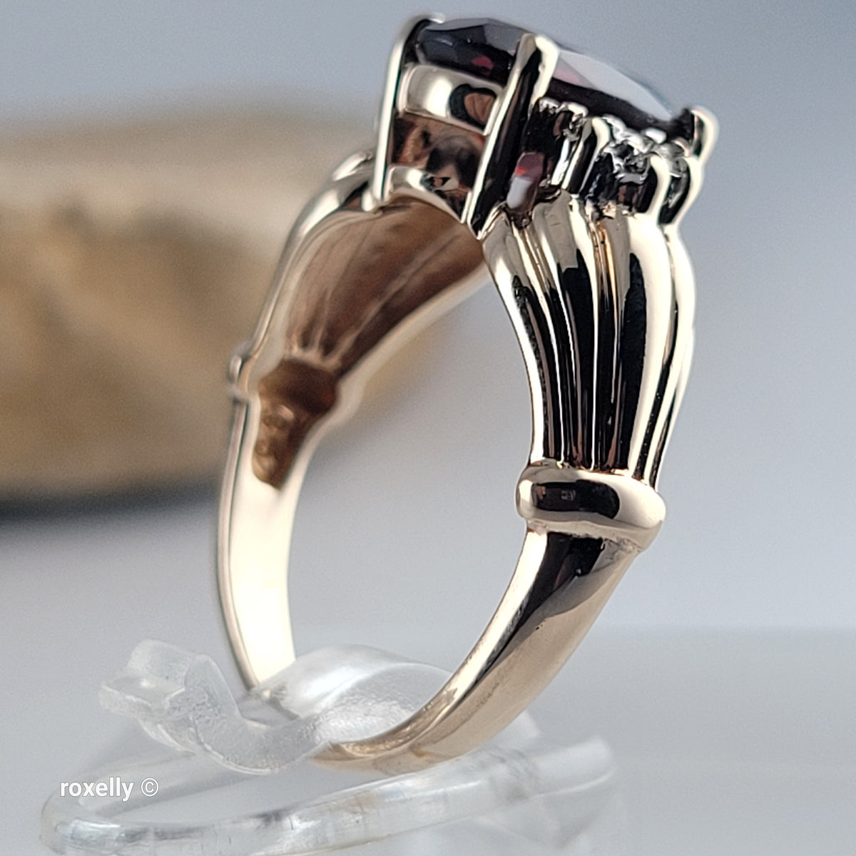 14K Yellow Gold Garnet and Genuine Diamonds Ring Size 5.5 - Solid Gold