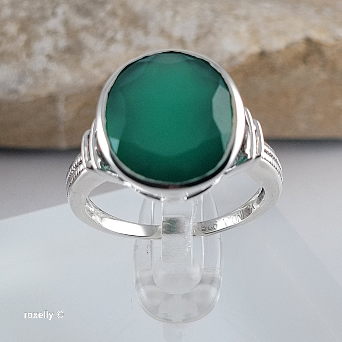 925 Sterling Silver Green Onyx Ring Size 7.75