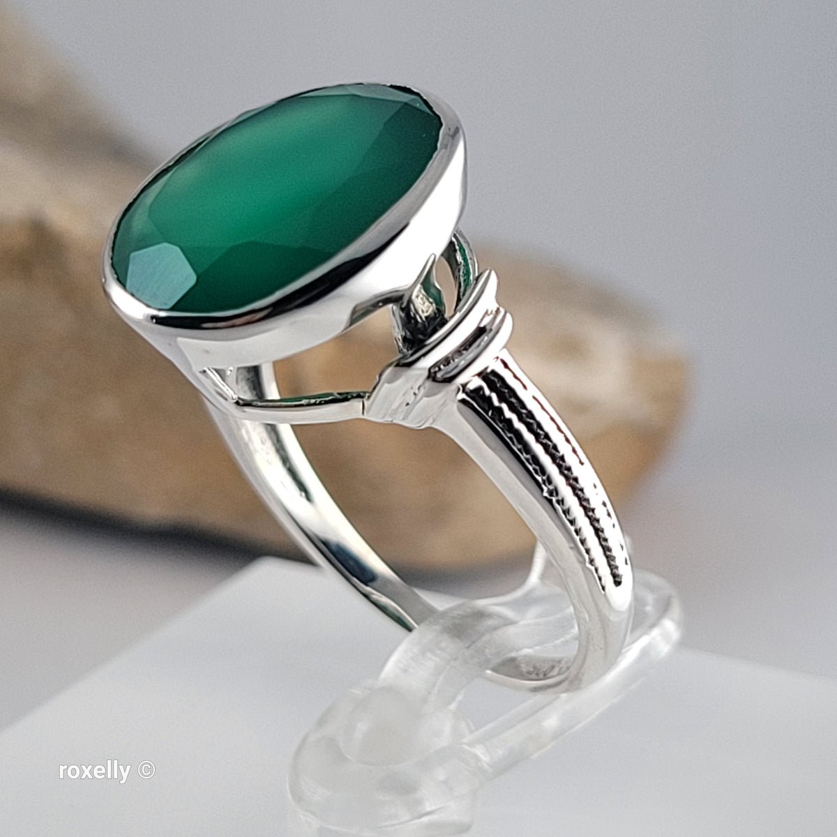 925 Sterling Silver Green Onyx Ring Size 7.75