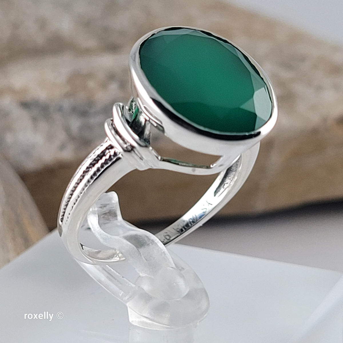 925 Sterling Silver Green Onyx Ring Size 7.75