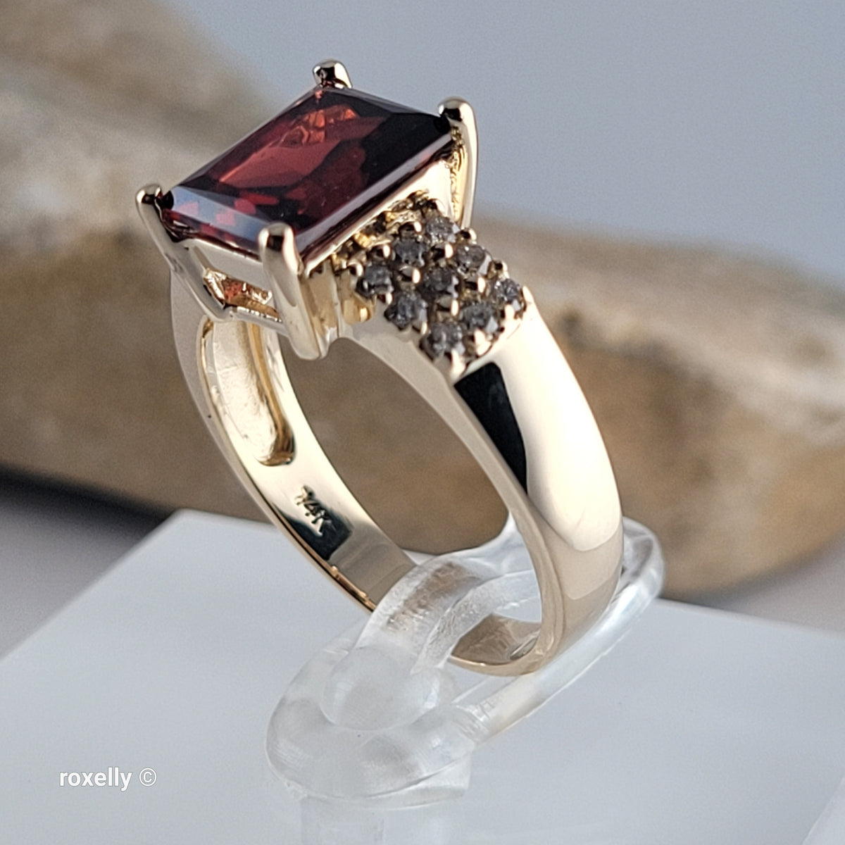 14K Yellow Gold Garnet and Genuine Diamonds Ring Size 7 - Solid Gold