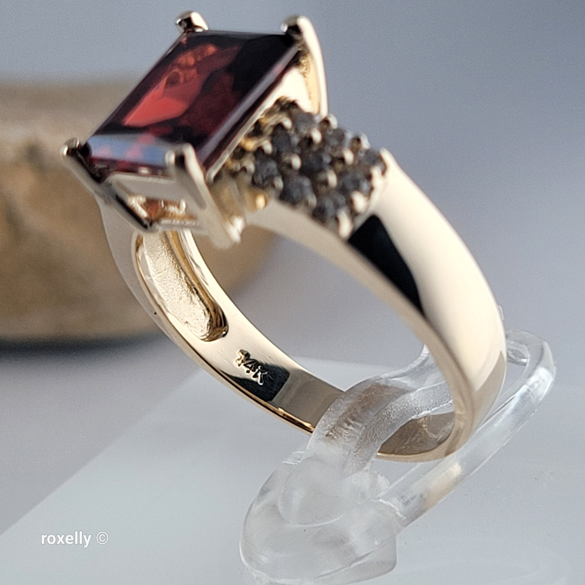 14K Yellow Gold Garnet and Genuine Diamonds Ring Size 7 - Solid Gold